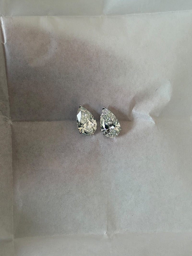 Pear diamond studs